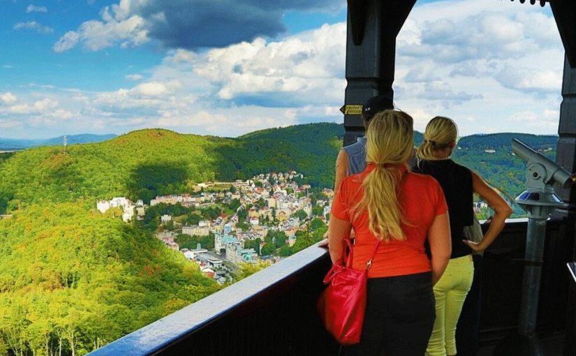 Чехия: панорамный вид на курорте Карловы Вары с высоты птичьего полета (личный опыт)