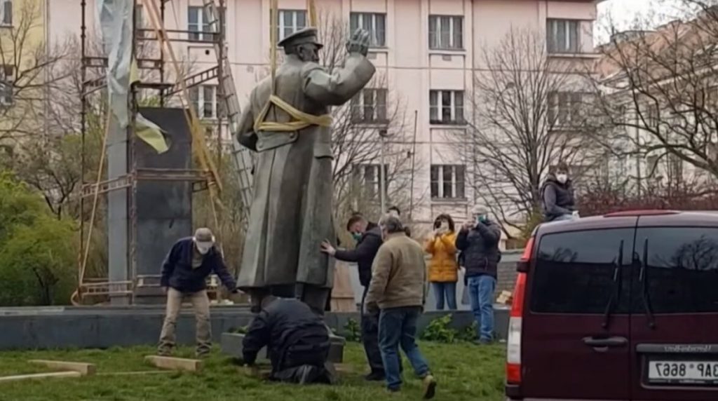 Чехия: 3 причины почему нельзя переименовывать станцию метро Пражская в городе Москва