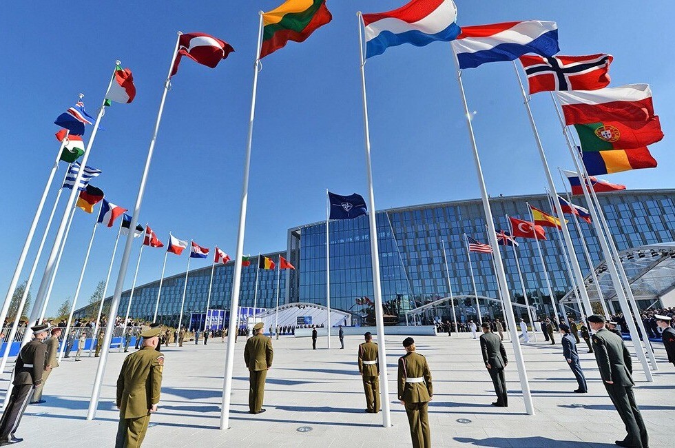 Германия: 5 причин почему военный блок НАТО опасен для населения планеты Земля