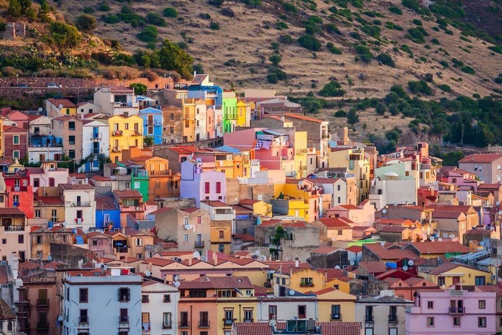 Италия: 3 главные условия для бесплатного получения 15 тысяч евро на острове Сардиния